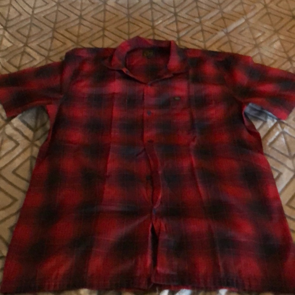 Men’s Obey red black plaid button down shirt med